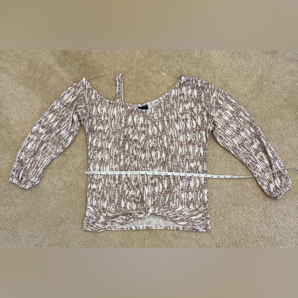 Daytrip Women's Off-Shoulder Front Twist Top - Cream and Brown Pattern Medium